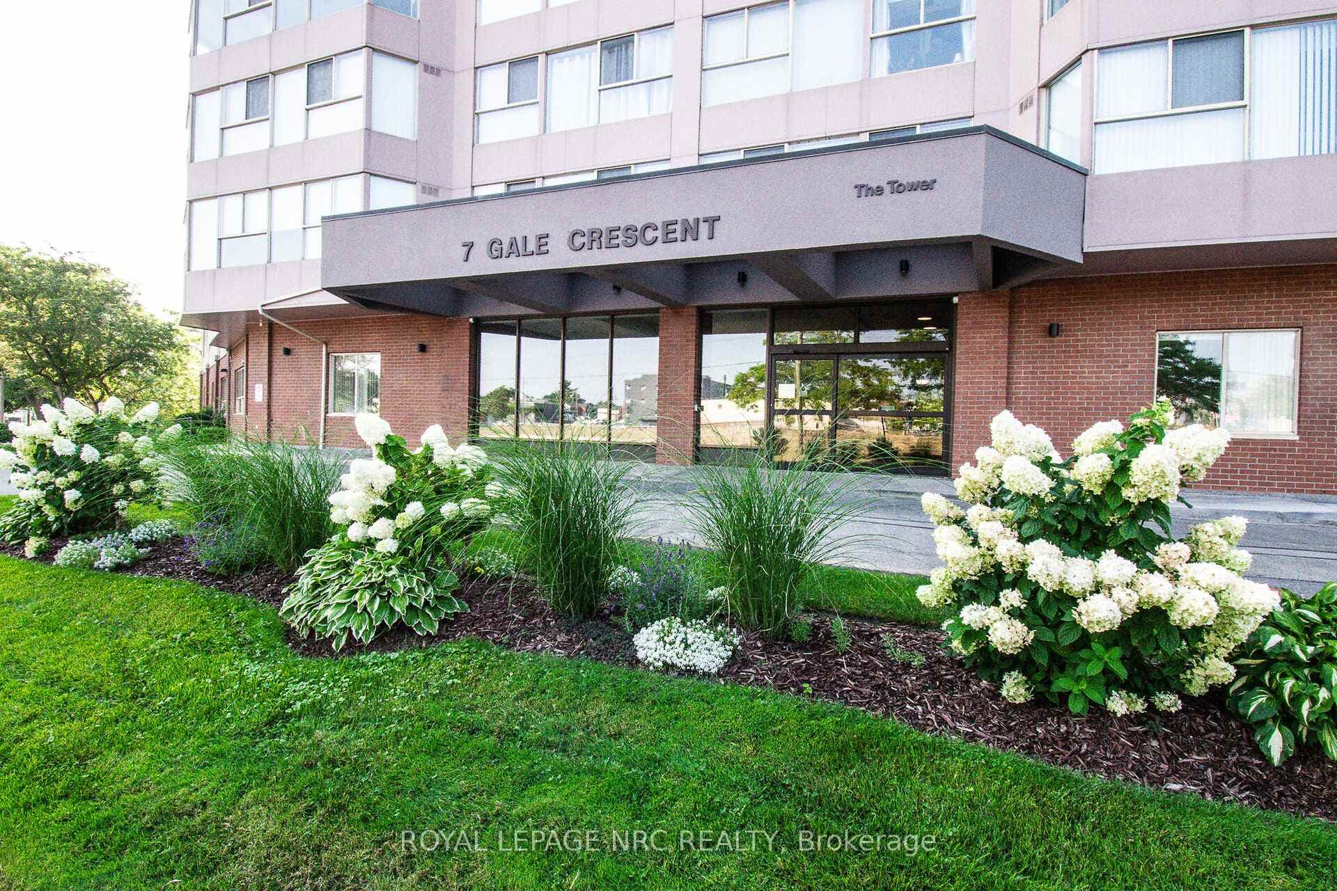 7 Gale Crescent Unit 904 photo 2