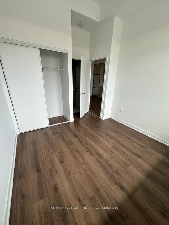 395 Dundas Street Unit 209 photo 7