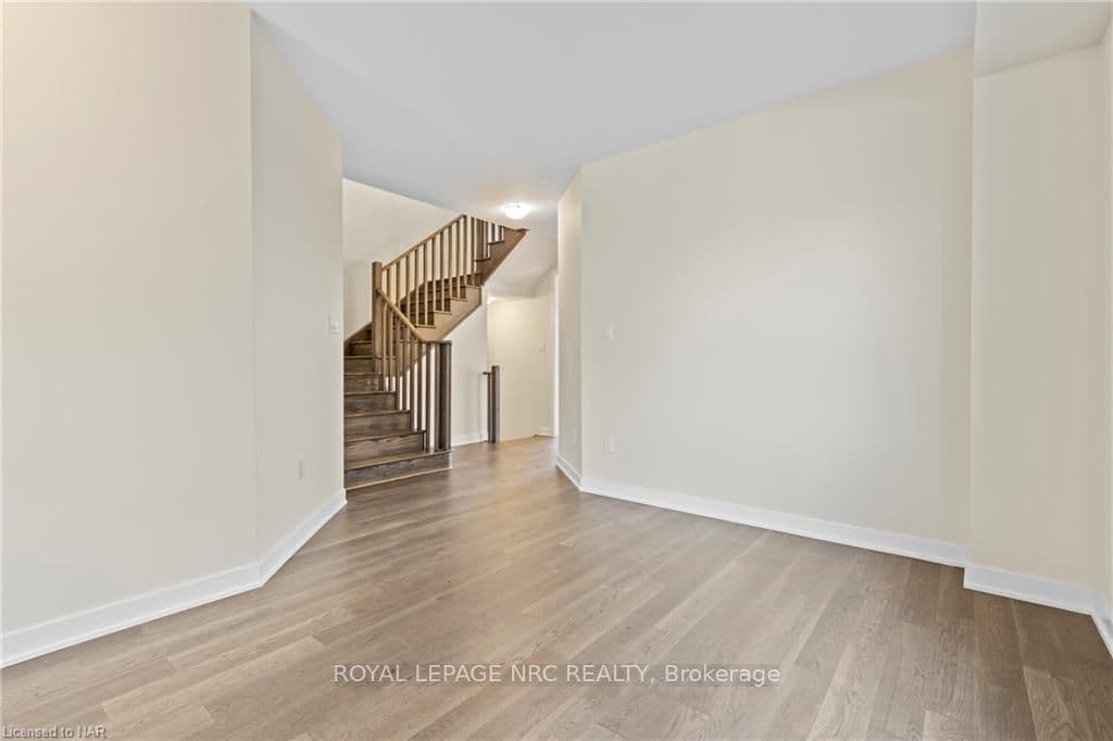 78 EASTBRIDGE Avenue photo 10