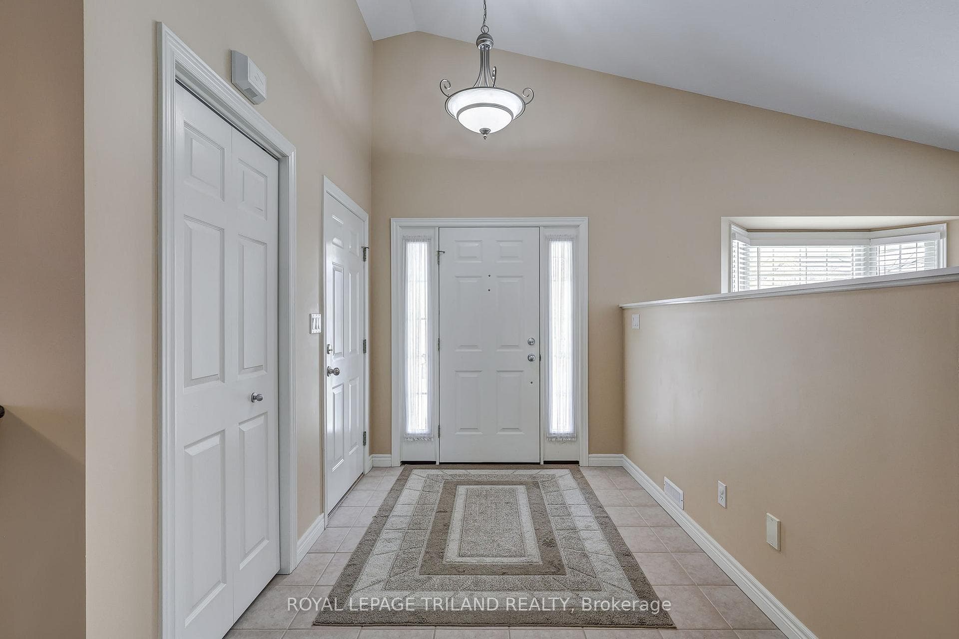 19 ORIOLE LANE, ST. THOMAS - ENTRANCE
