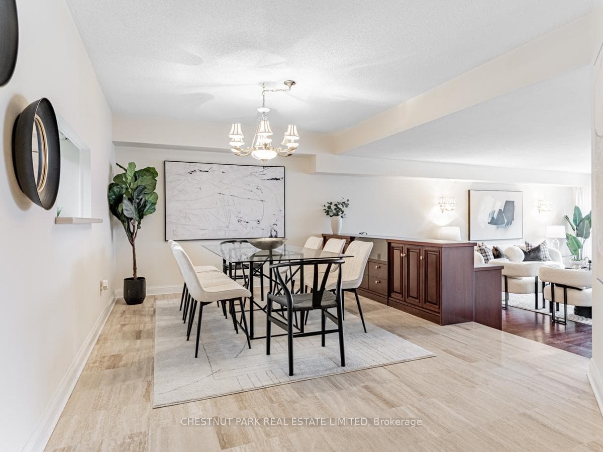130 Carlton Street Unit 1107 photo 7