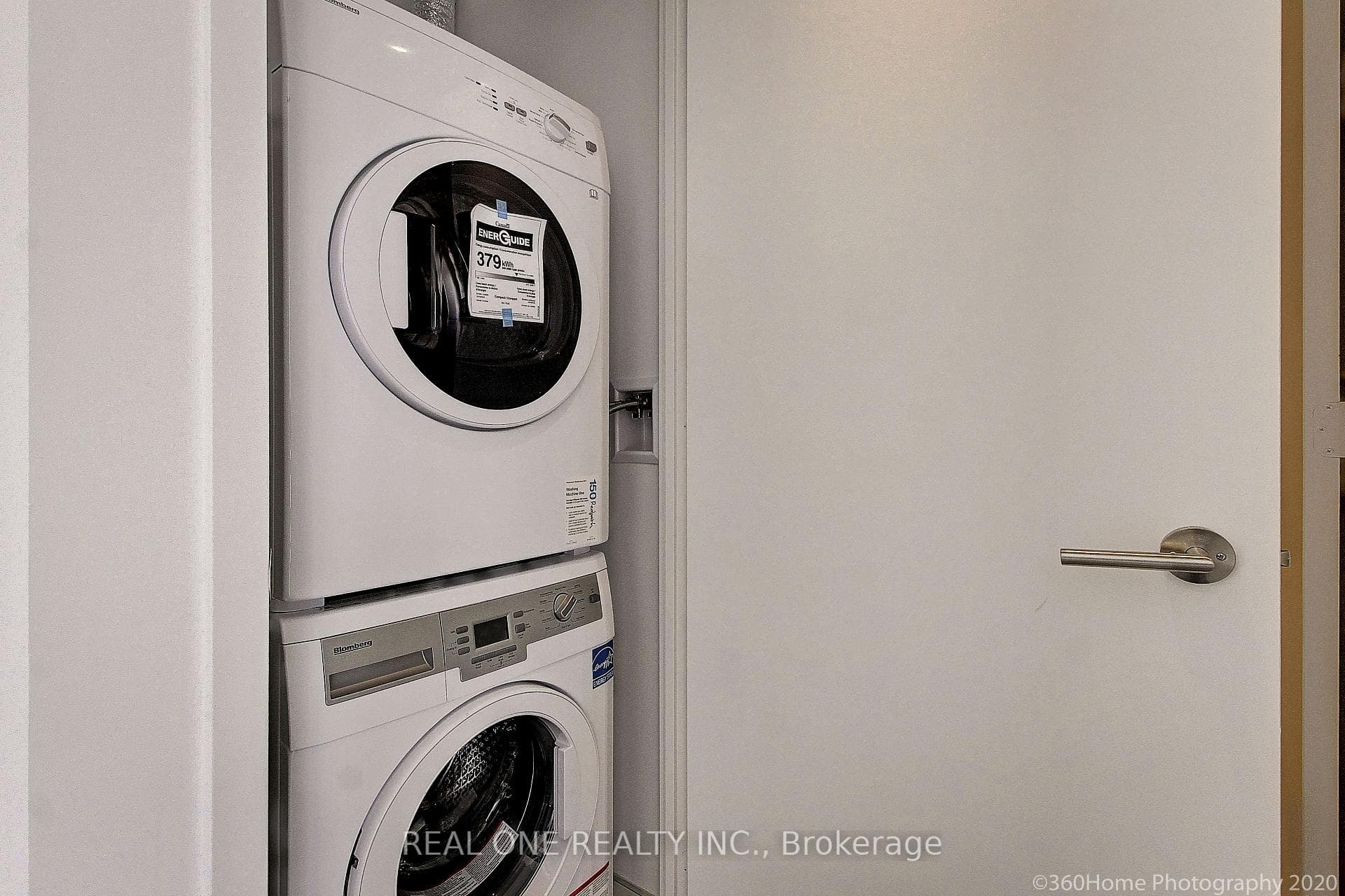 161 Roehampton Avenue Unit 2902 photo 7