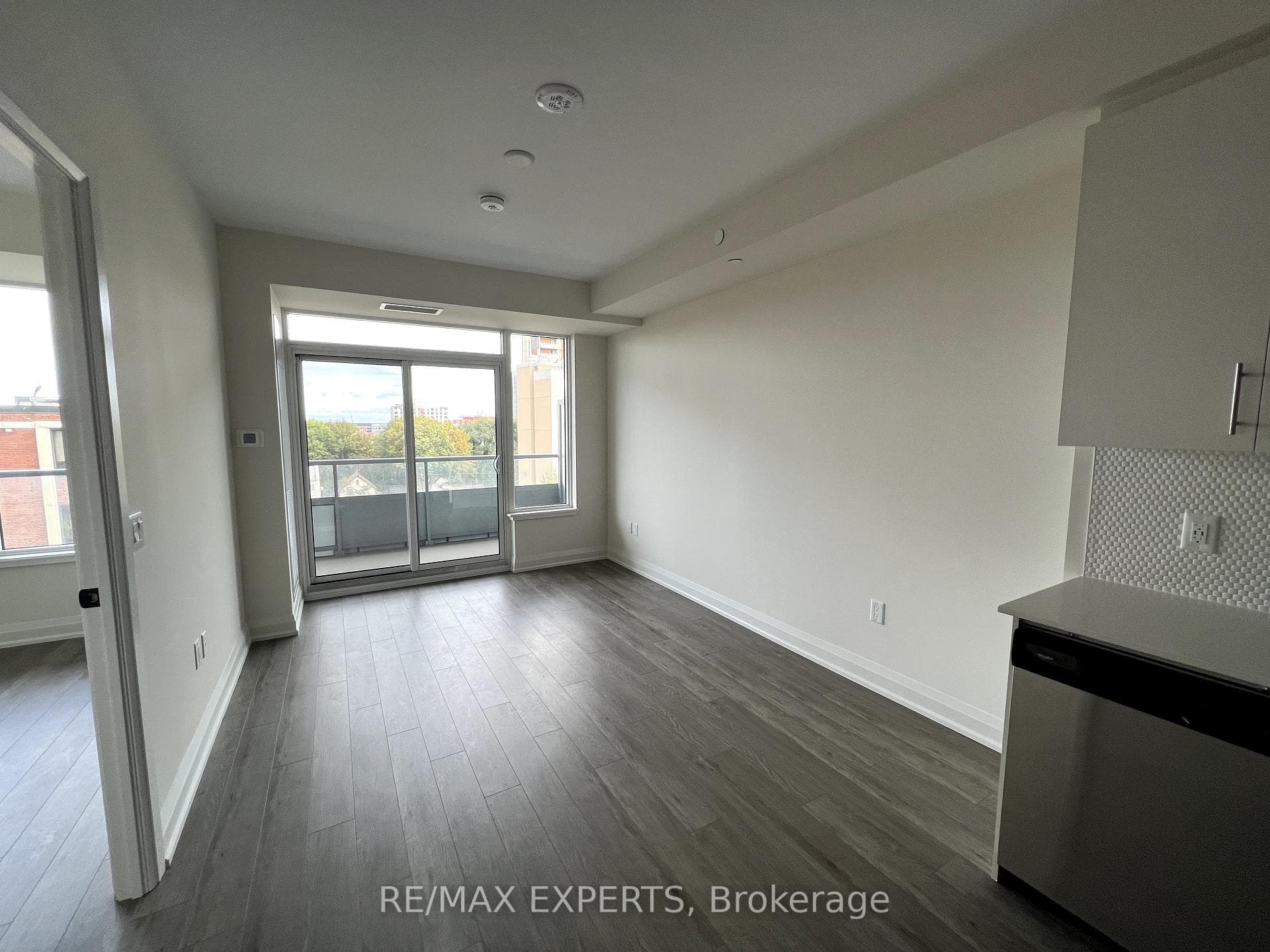 212 King William Street Unit 602 photo 4