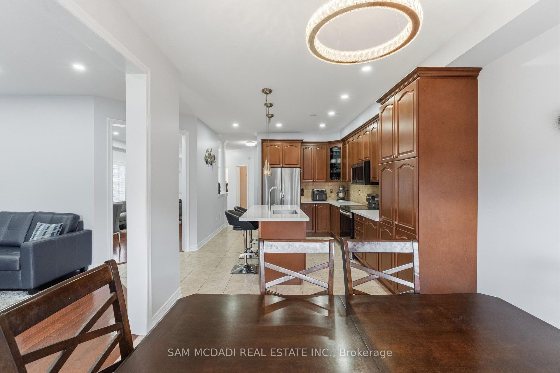 5604 Doctor Peddle Crescent photo 10