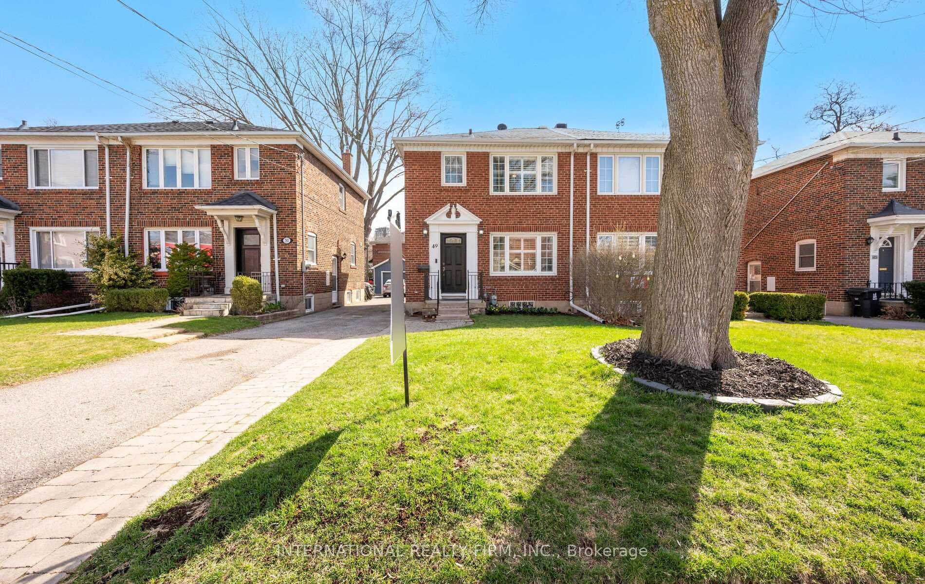 49 Brentcliffe Road photo 1