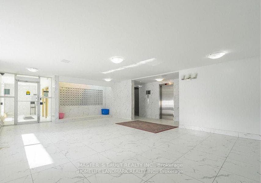 100 Dundalk Drive Unit 1003 photo 2