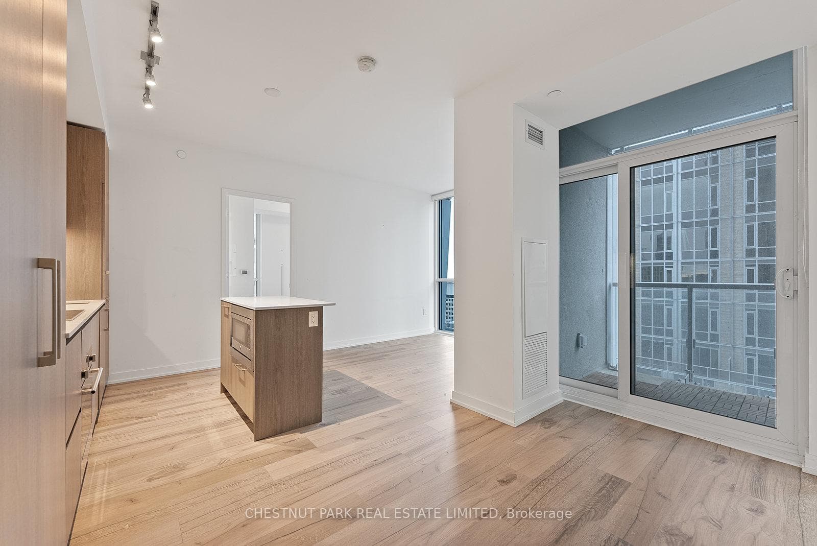 1 Yorkville Avenue Unit 2802 photo 4