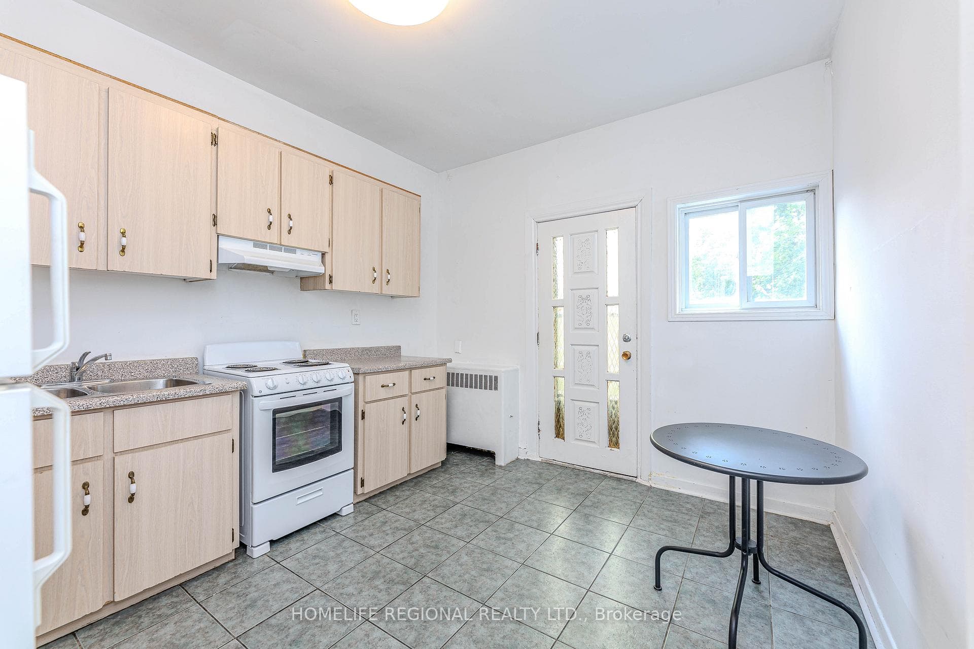 1573 Dundas Street Unit 2nd floor photo 4