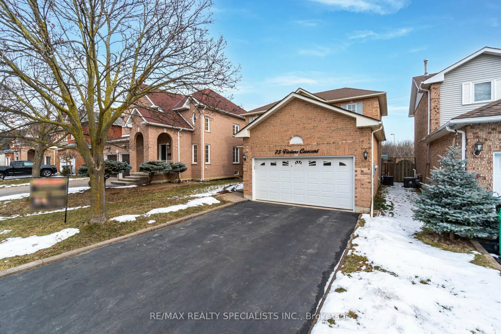 75 VIVIANS Crescent photo 2