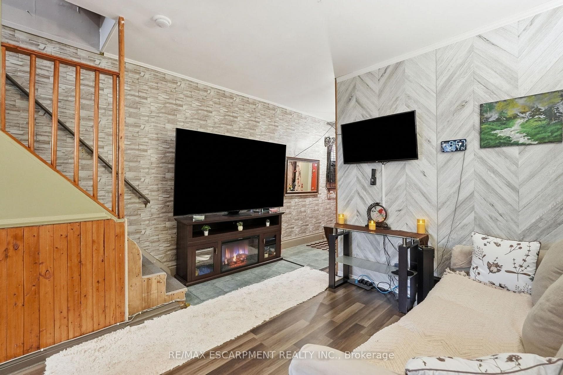 182 Cavell Avenue photo 9