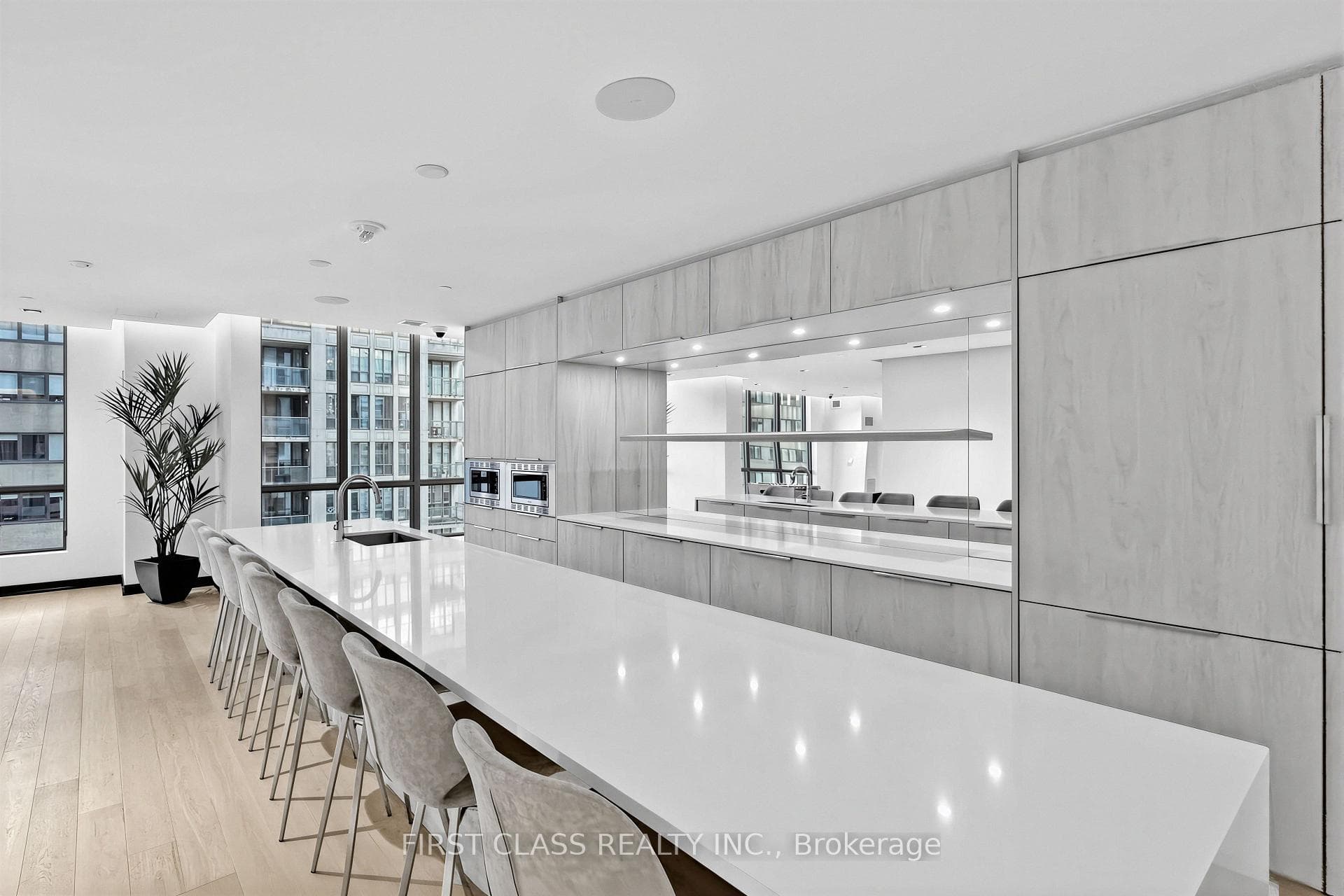 395 Bloor Street Unit 4203 photo 30