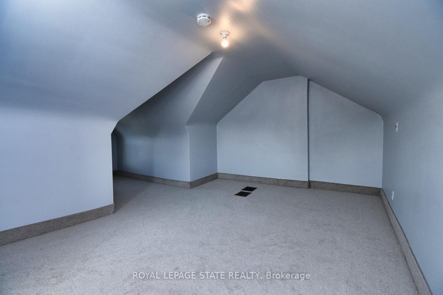 86 Earl Street photo 28