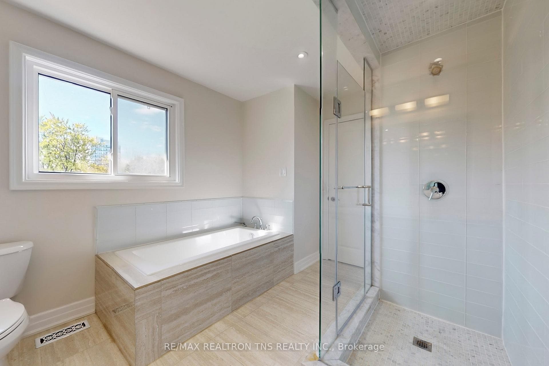 20 Doncrest Road photo 17