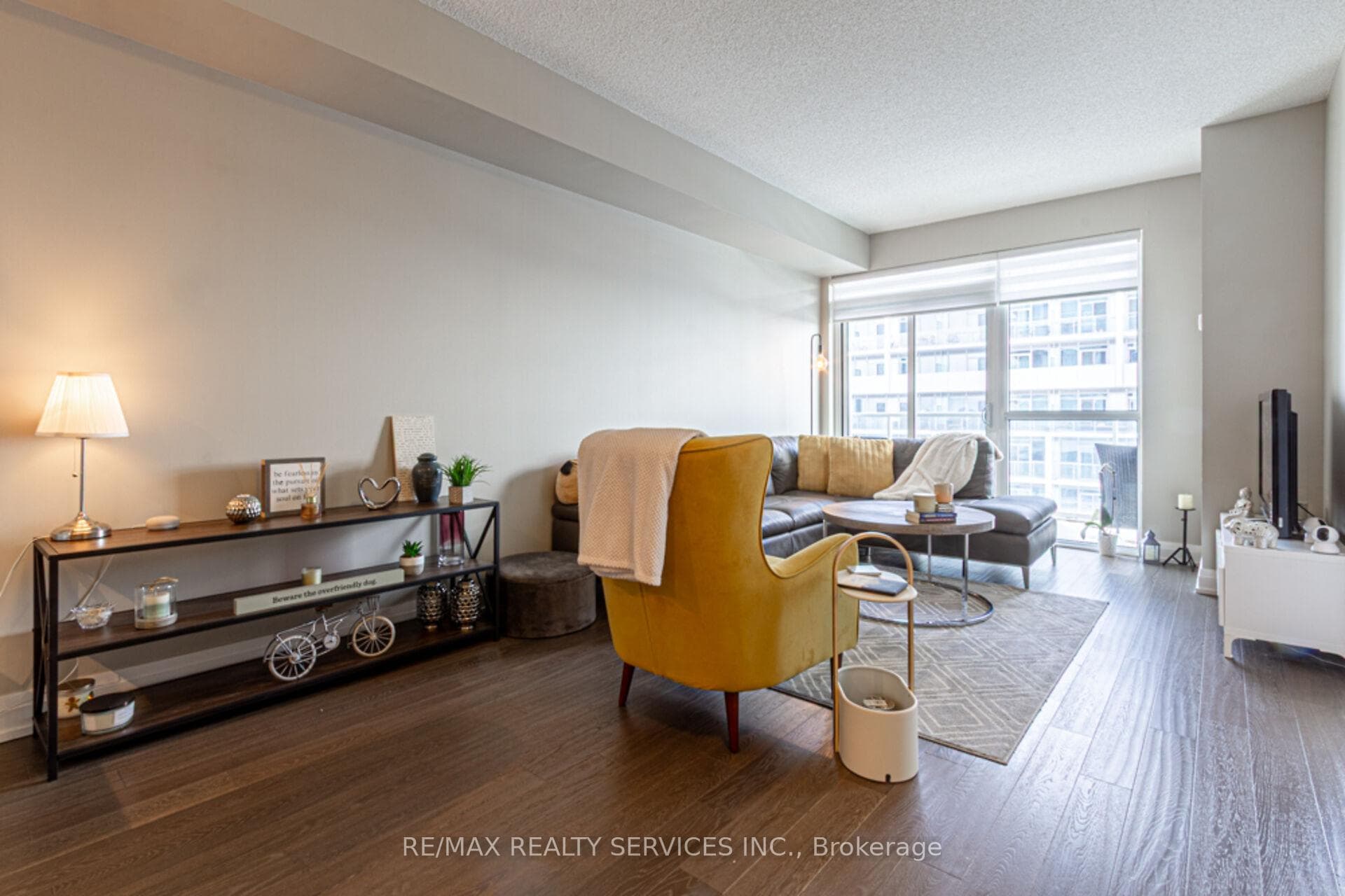 65 Speers Road Unit 1507 photo 16