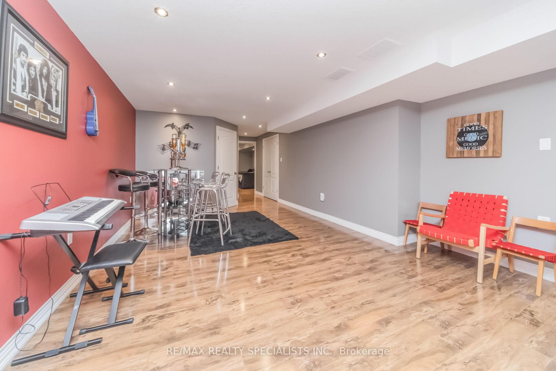 77 McMaster Road photo 42