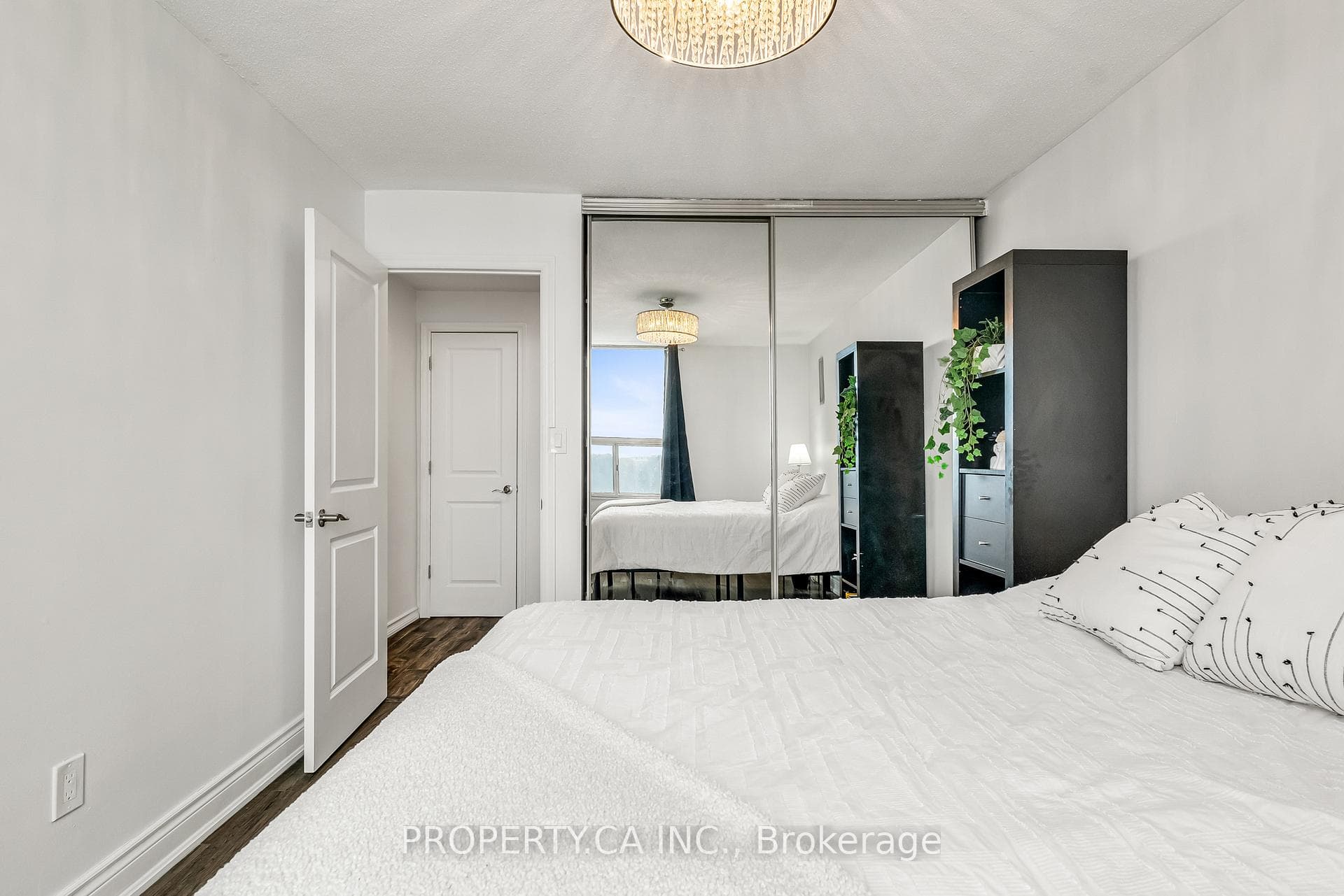 20 Edgecliff Golfway Unit 1112 photo 12