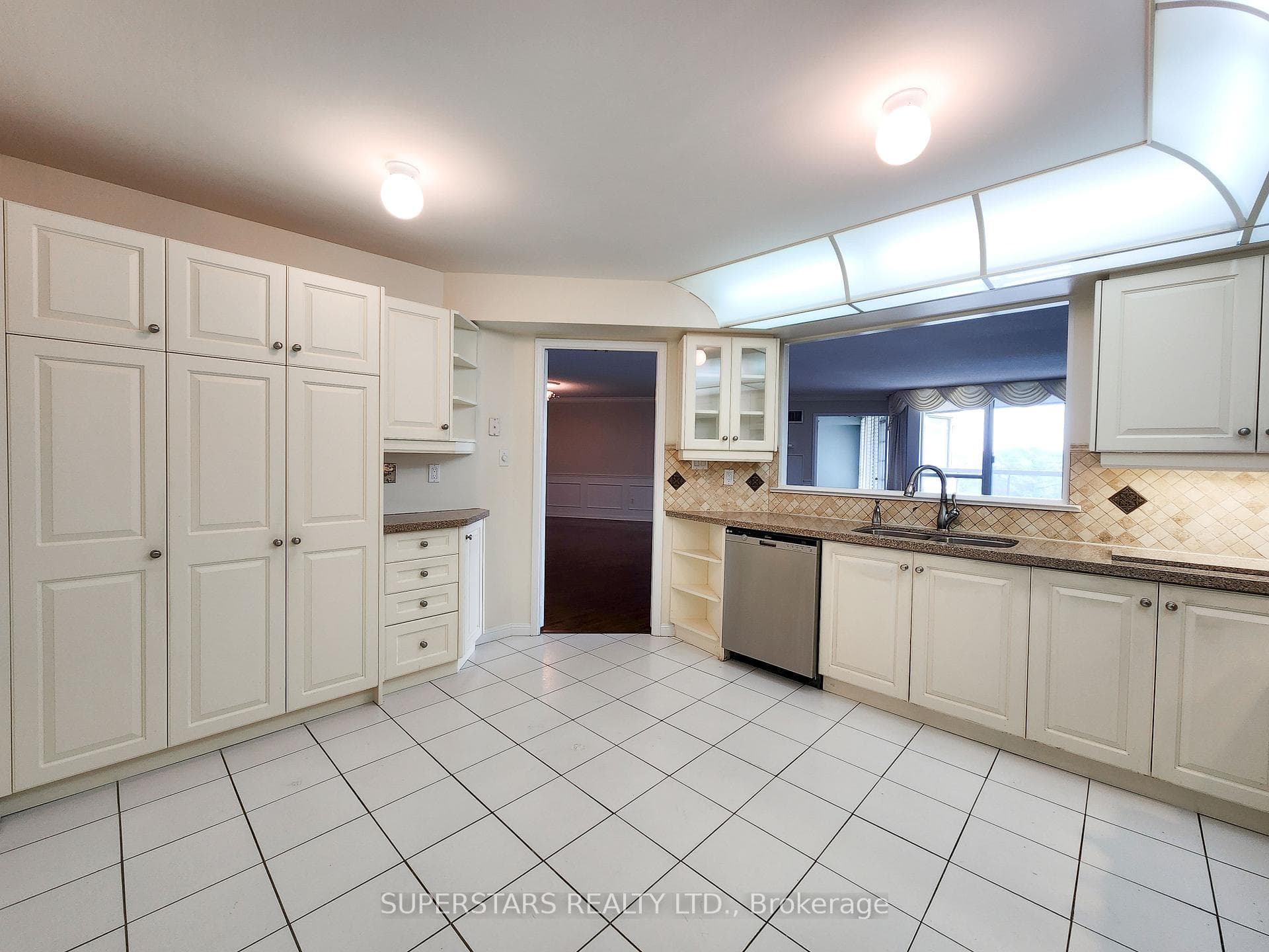 610 Bullock Drive Unit 407 photo 8