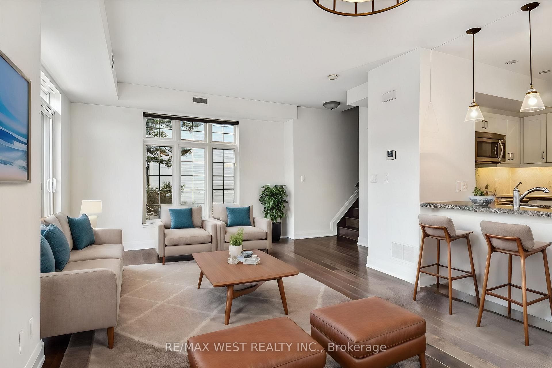 130 Raglan Avenue Unit 13 photo 4