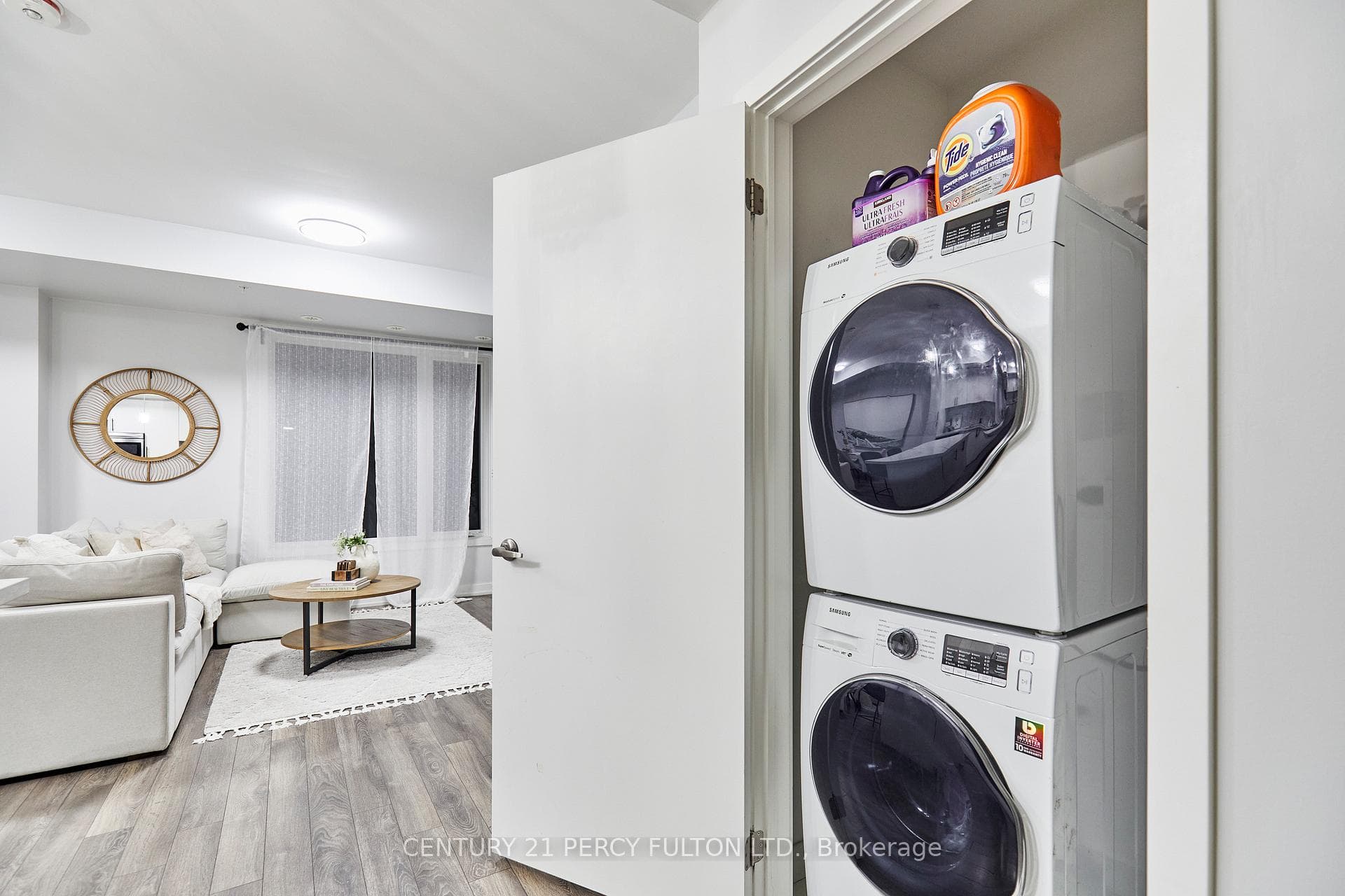 1555 Kingston Road Unit 114 photo 8