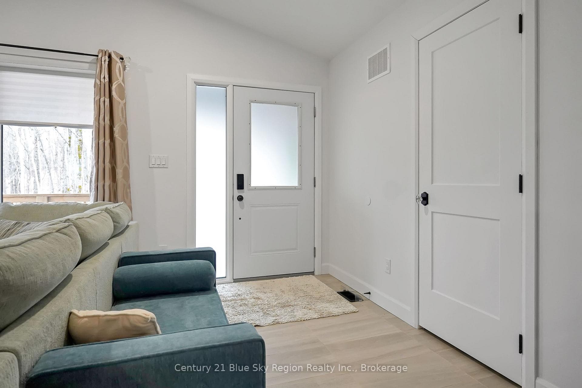104 GREENWOOD Drive photo 13