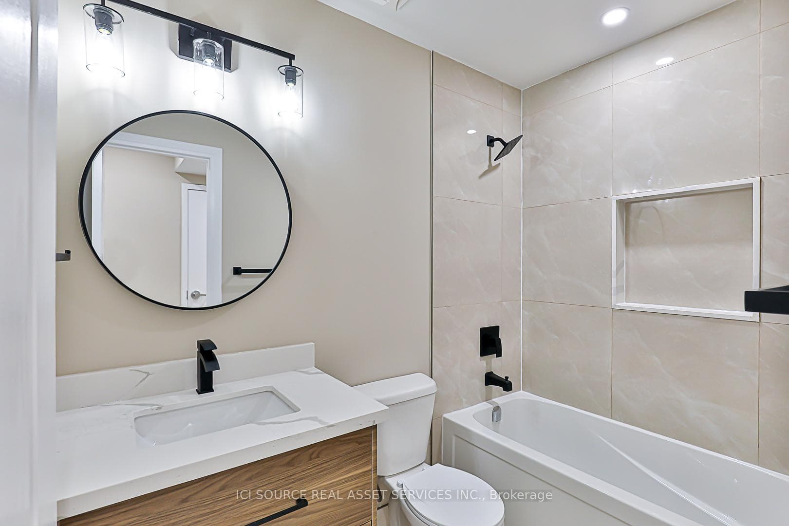 747 Langford Boulevard Unit B photo 8
