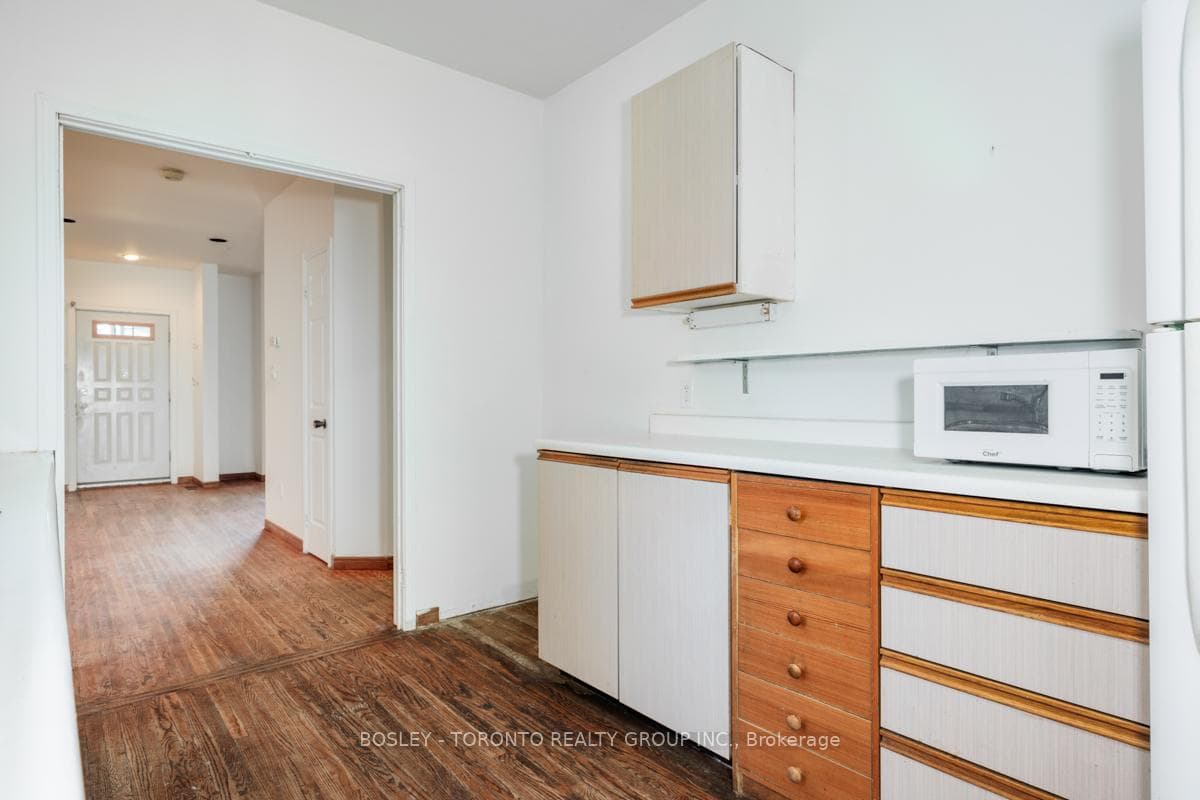 268 Sutherland Drive photo 9