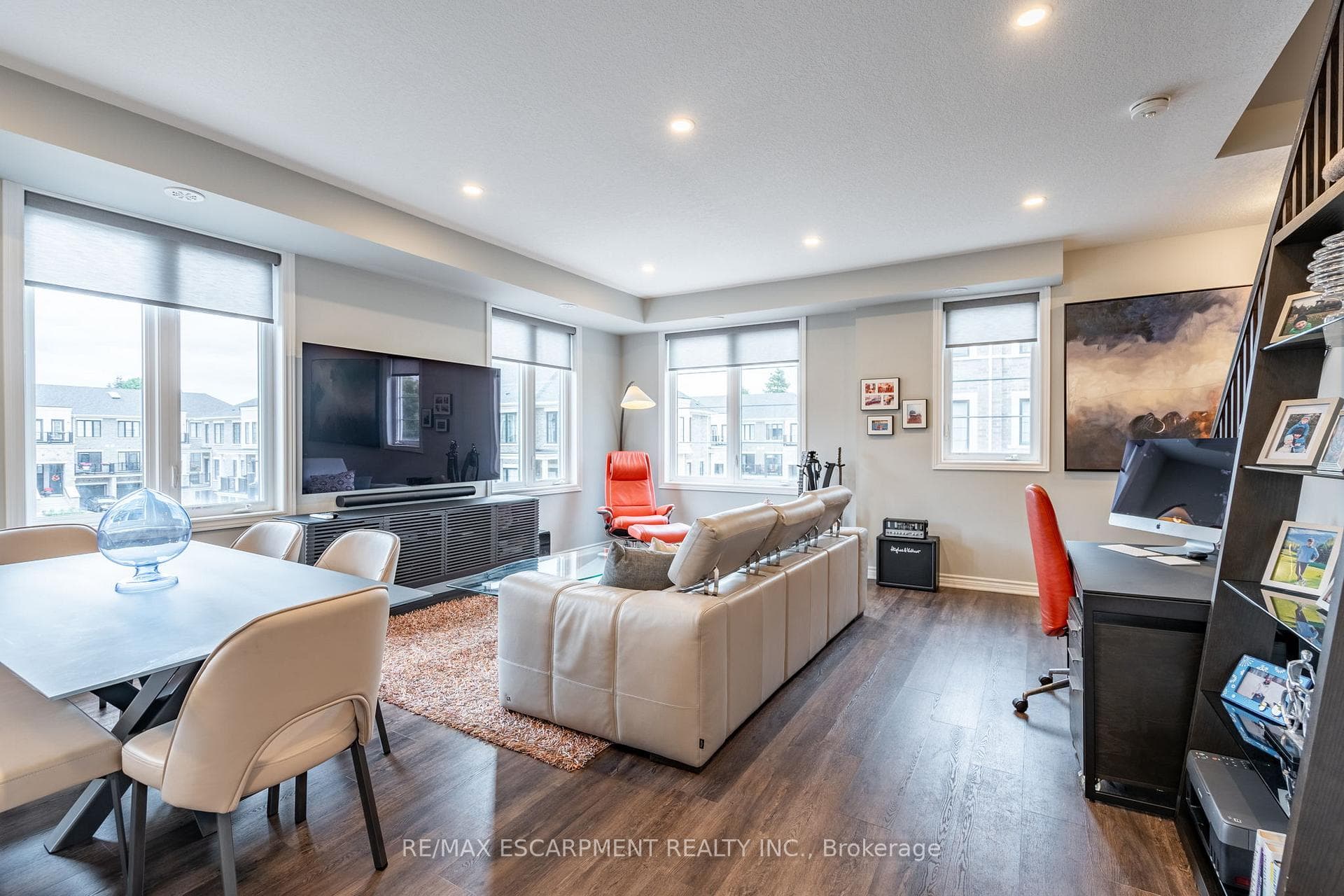 383 DUNDAS Street Unit 61 photo 4