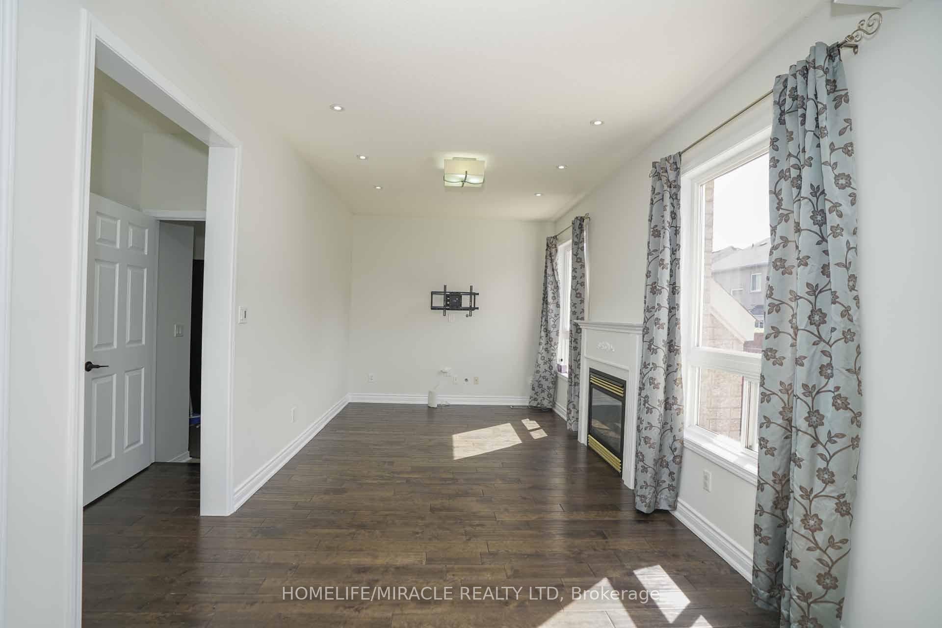 20 Cragg Crescent photo 9