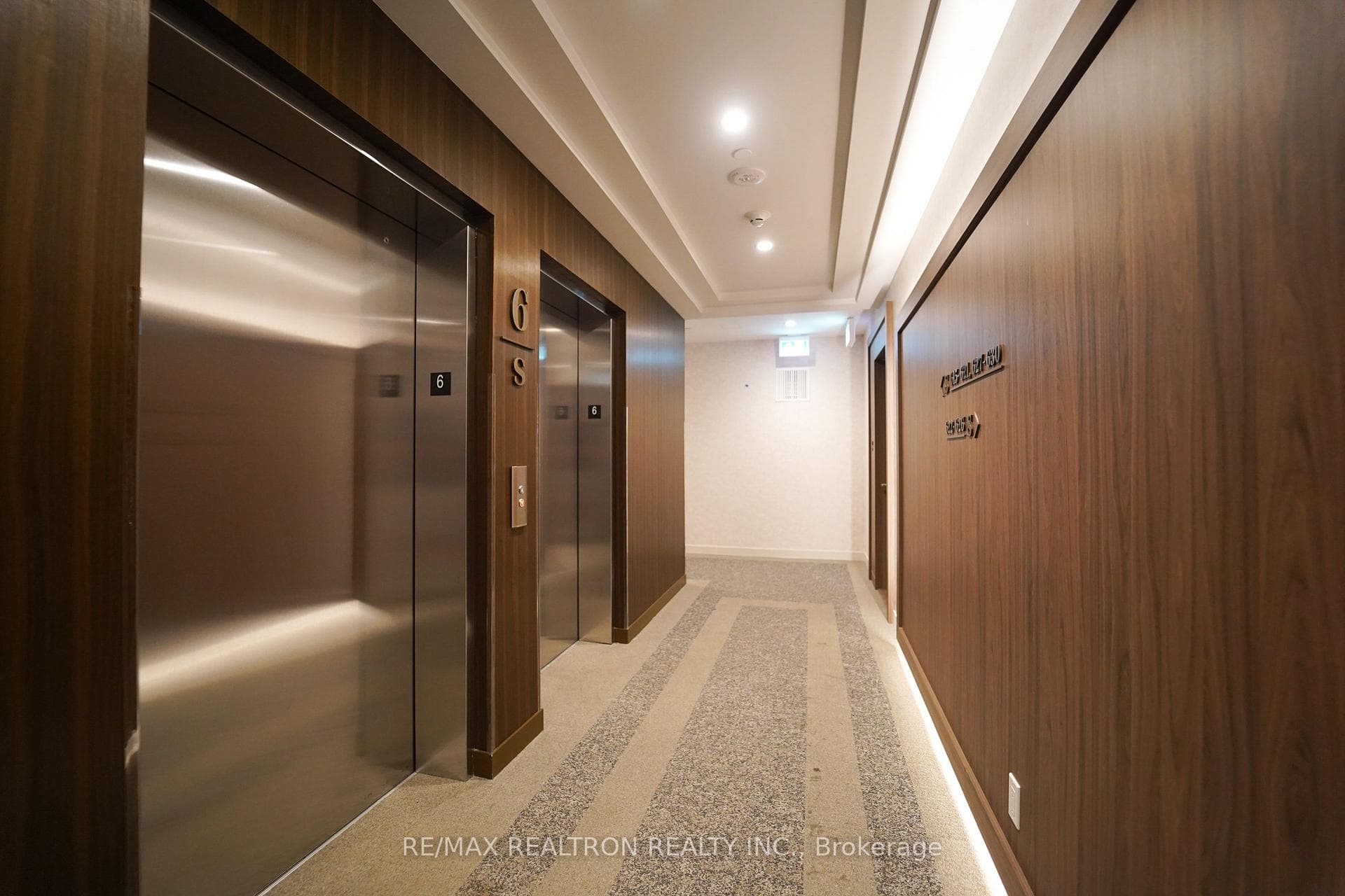 8188 Yonge Street Unit 627 photo 5