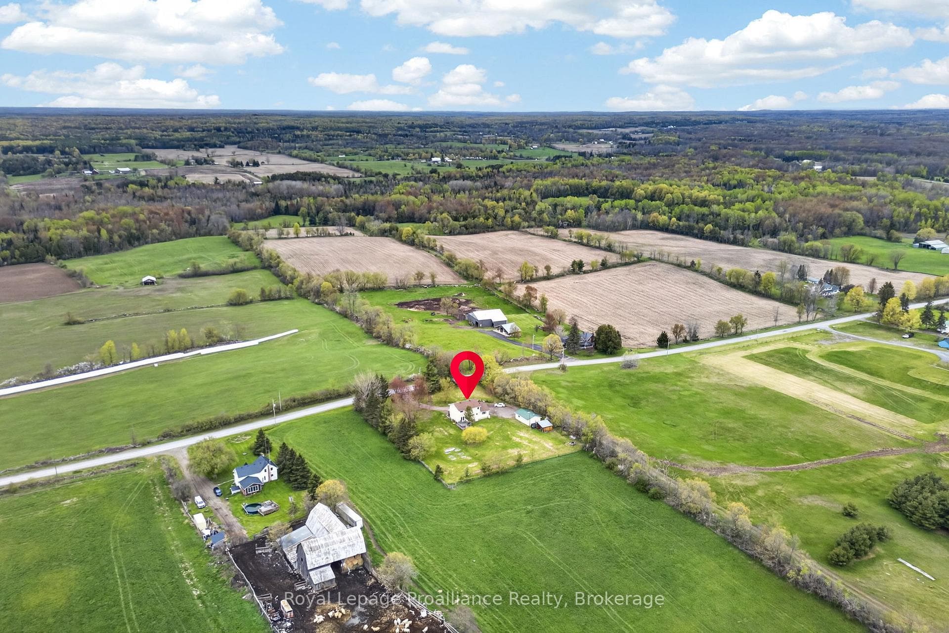 235 East Hungerford Road photo 47