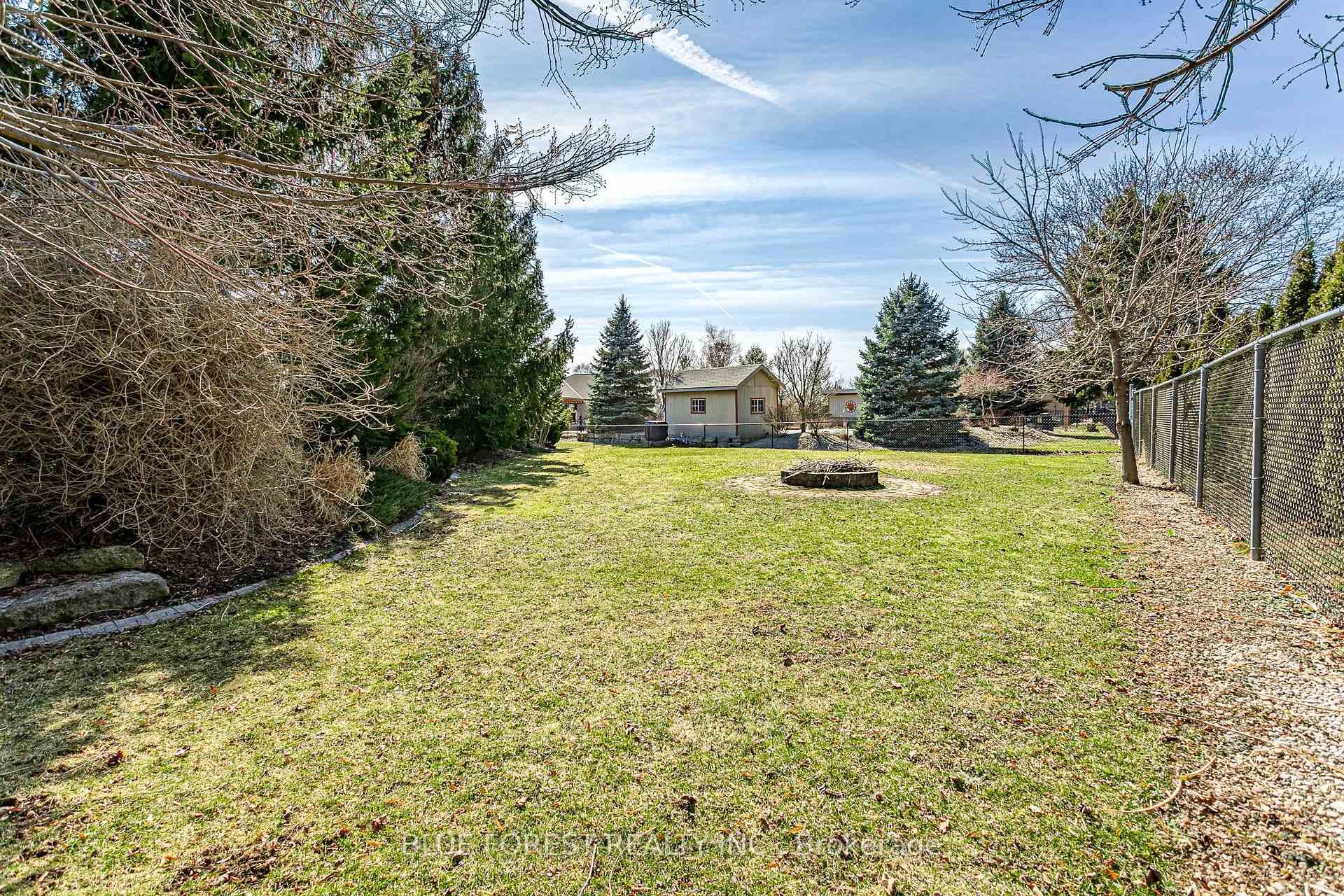 34 Hillview Drive photo 33