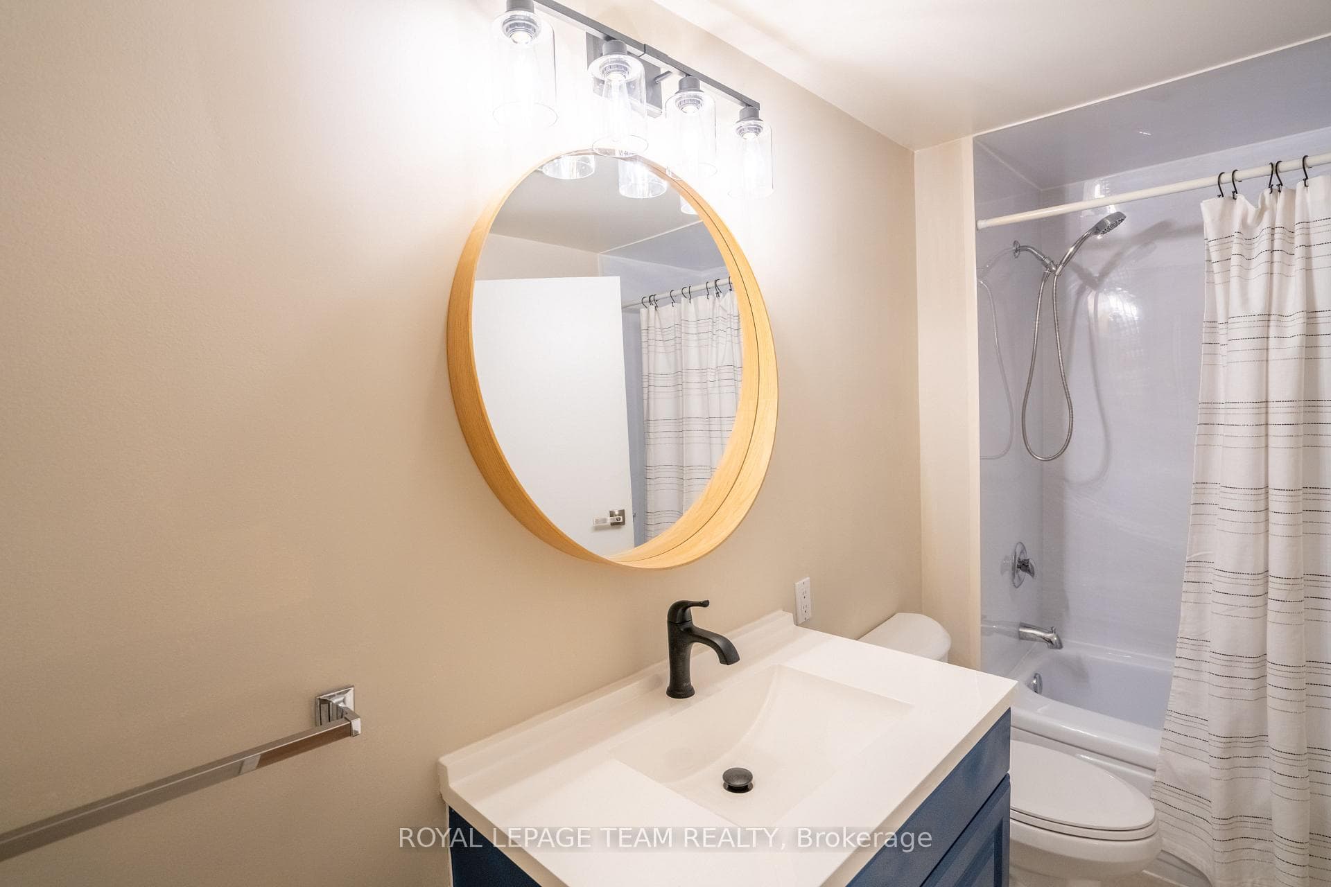 960 Teron Road Unit 401 photo 14