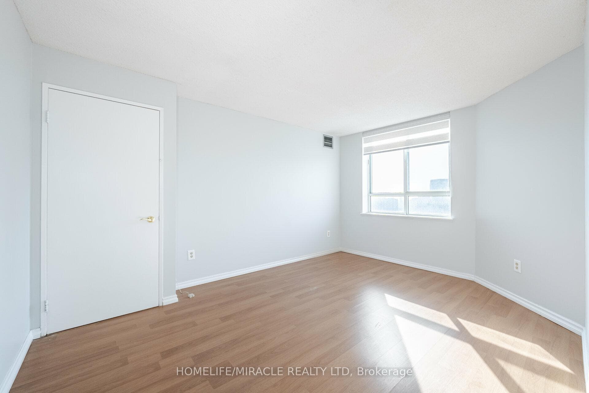 4185 Shipp Drive Unit 1919 photo 15