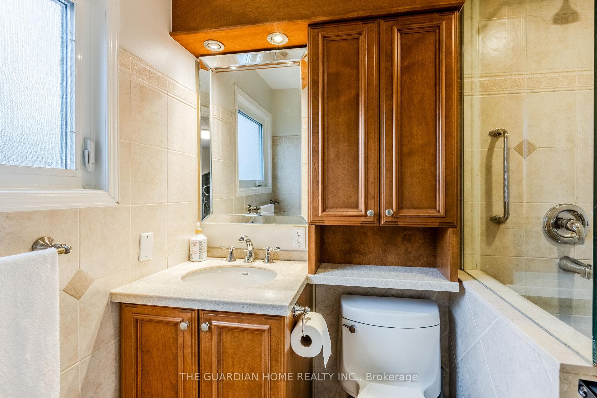 40 Sir Gawaine Place photo 26