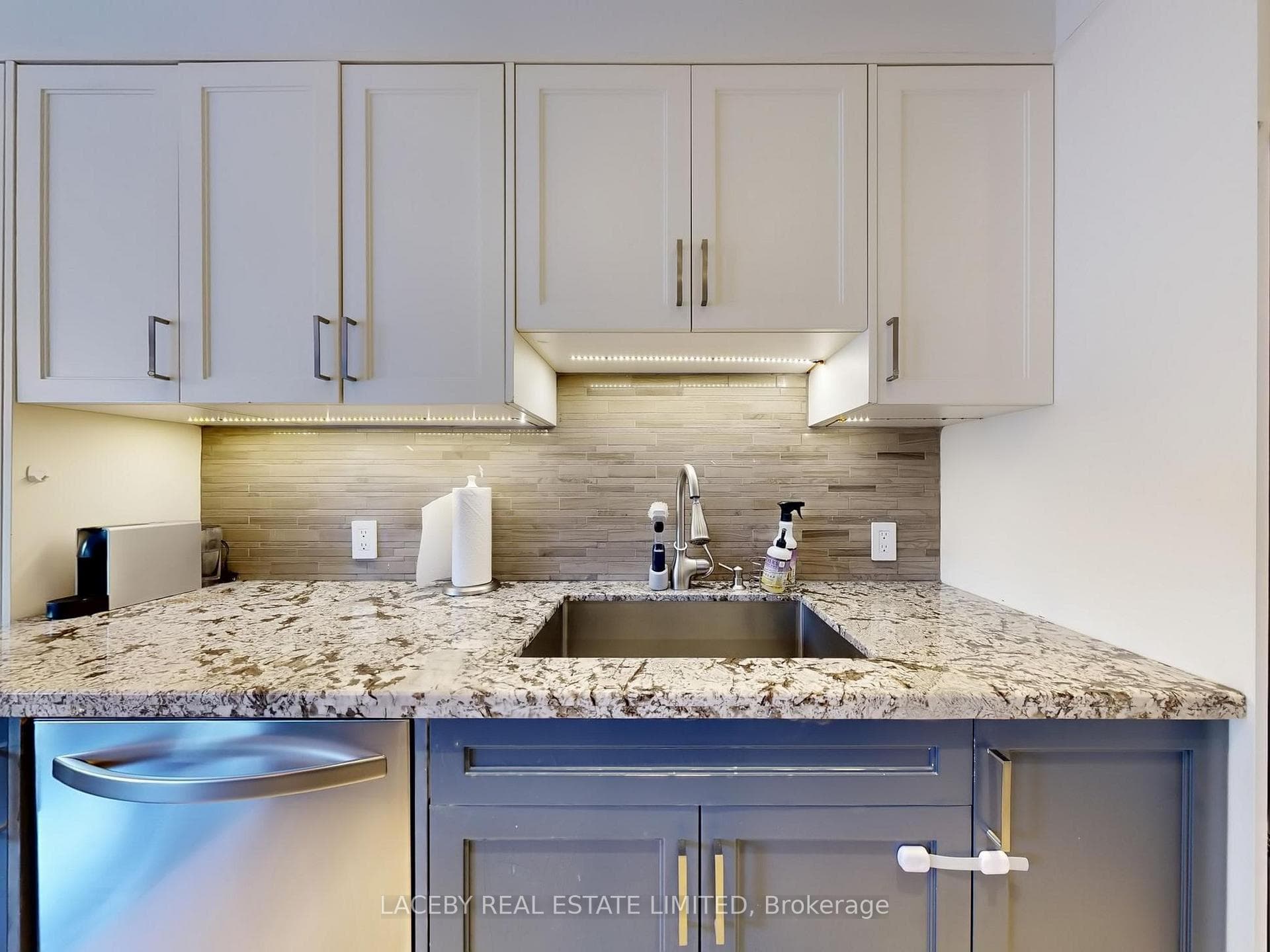 71 Hollandview Trail photo 12