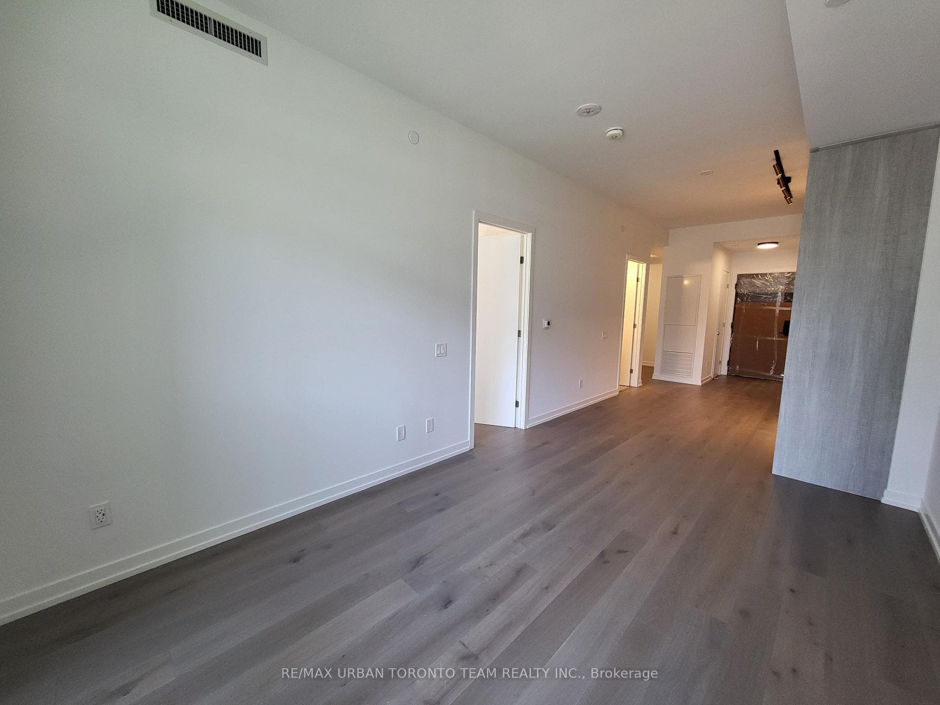 771 Yonge Street Unit 302 photo 1