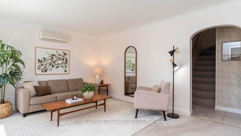 16 Pritchard Place photo 5