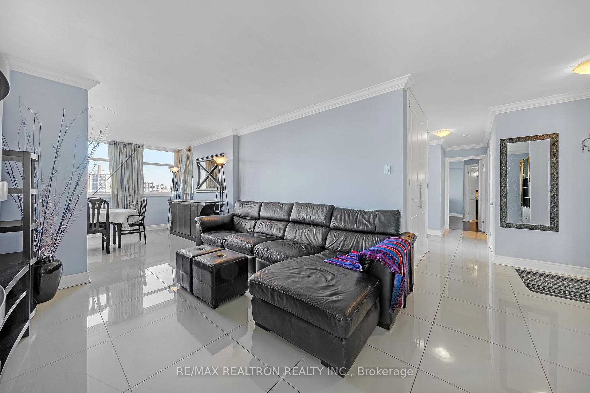 100 Antibes Drive Unit 607 photo 5