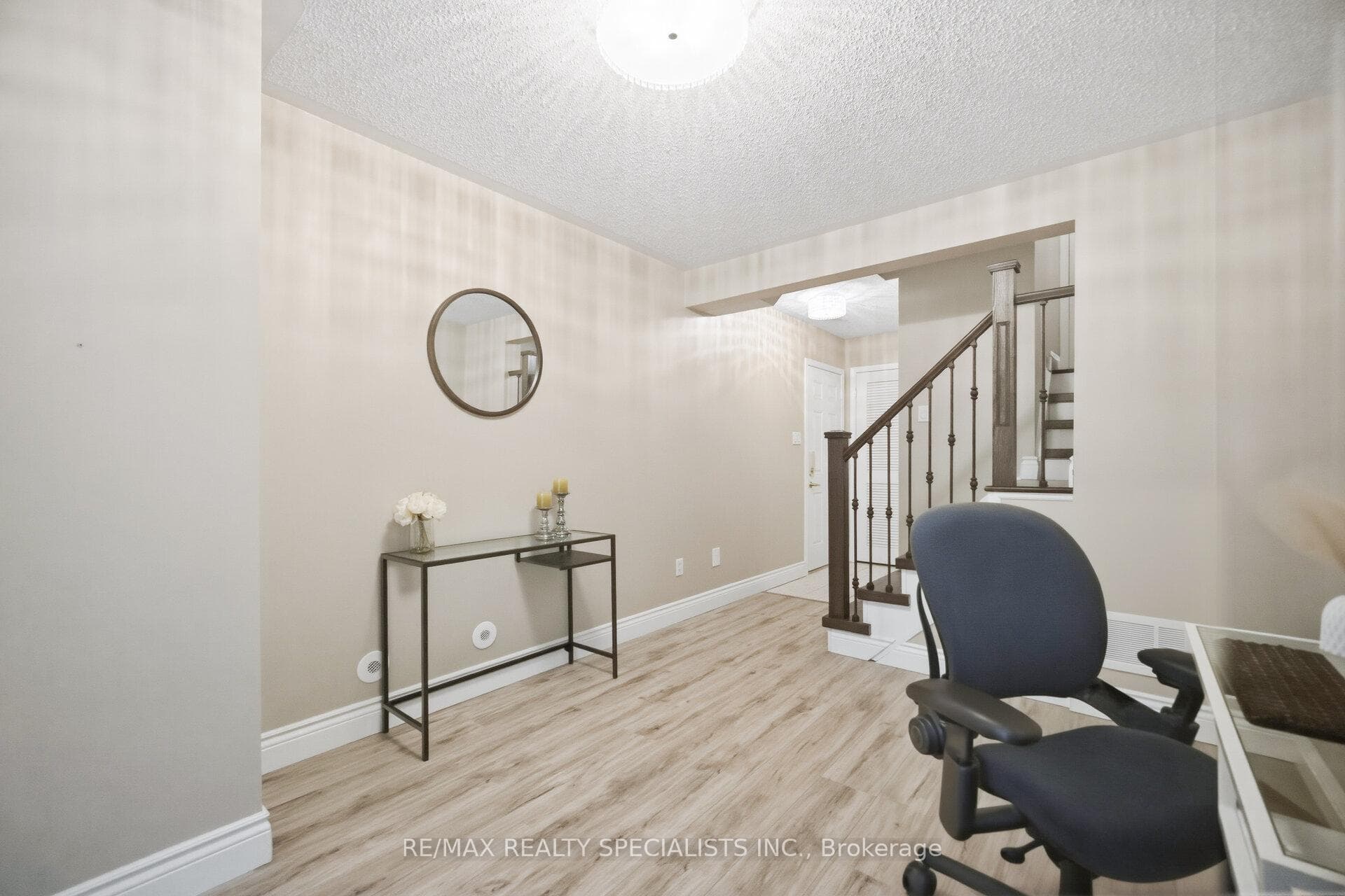 932 Sprague Place photo 8