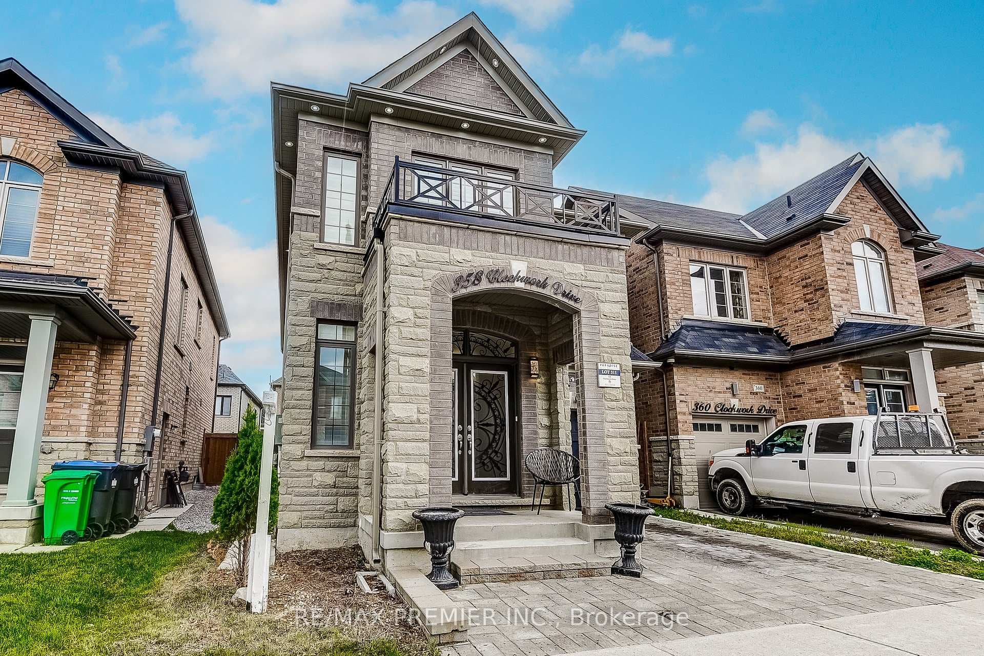 358 Clockwork Drive photo 2