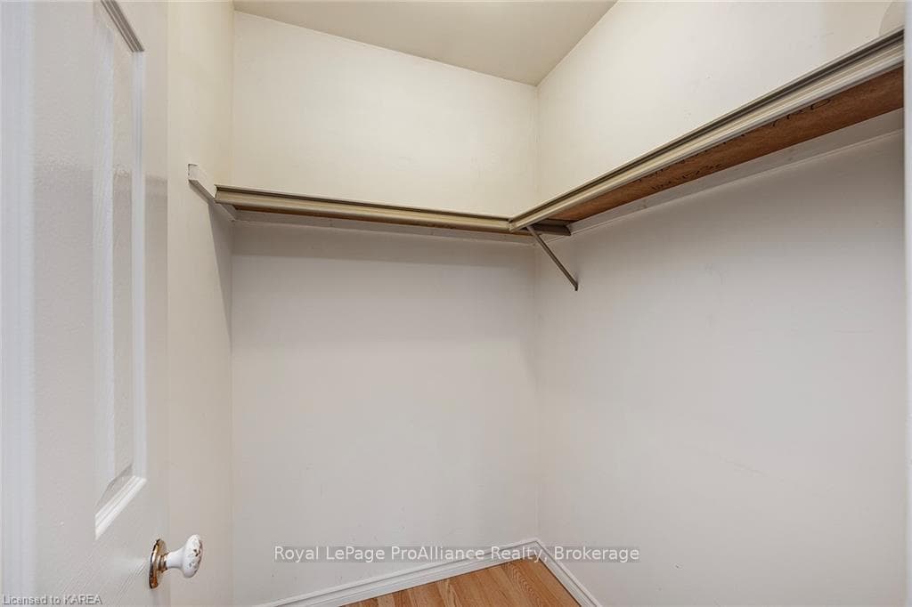 14 BALMORAL Court photo 30