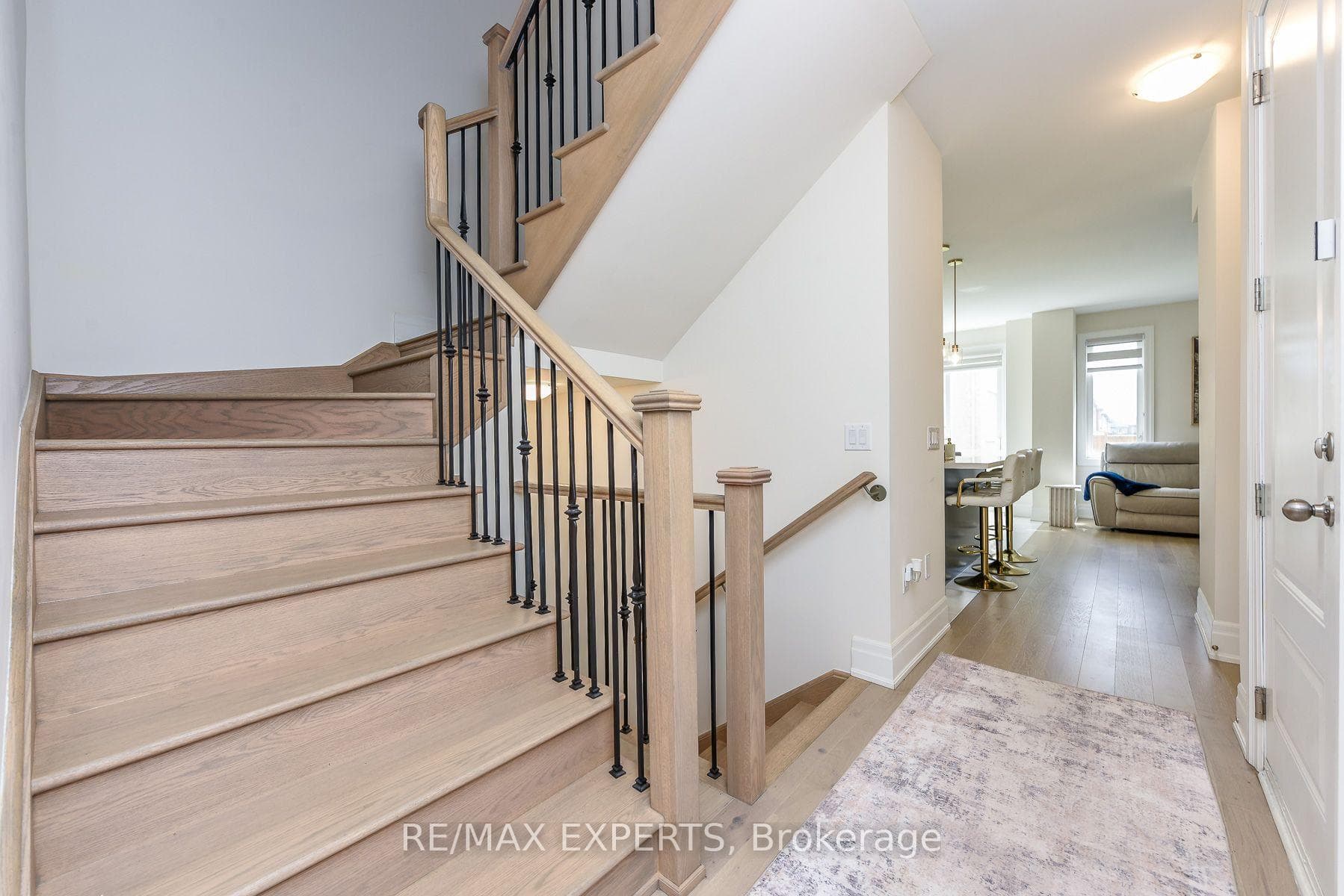 43 Grassbank Road photo 9