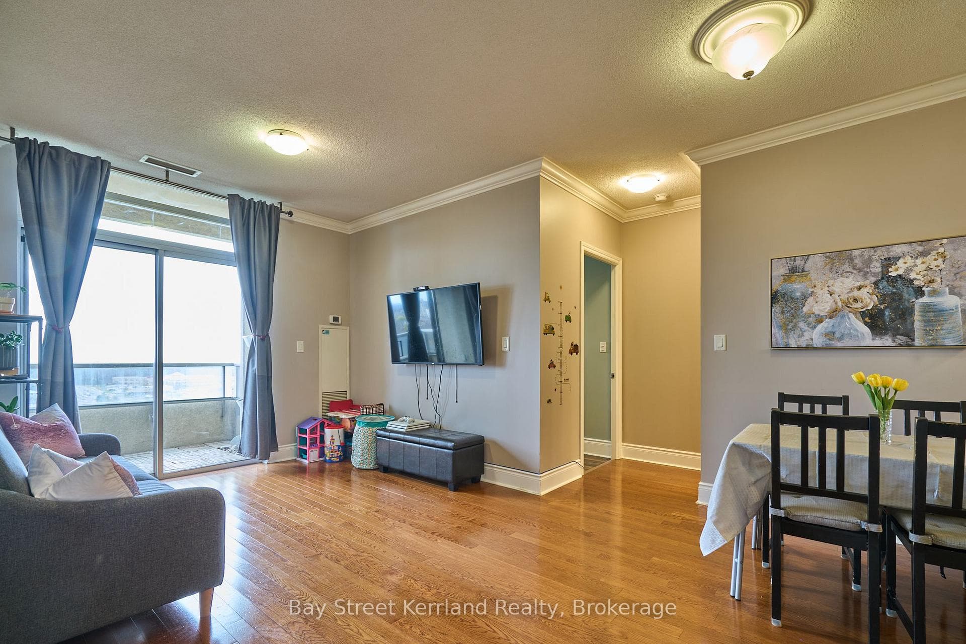 3880 Duke Of York Boulevard Unit 1114 photo 5