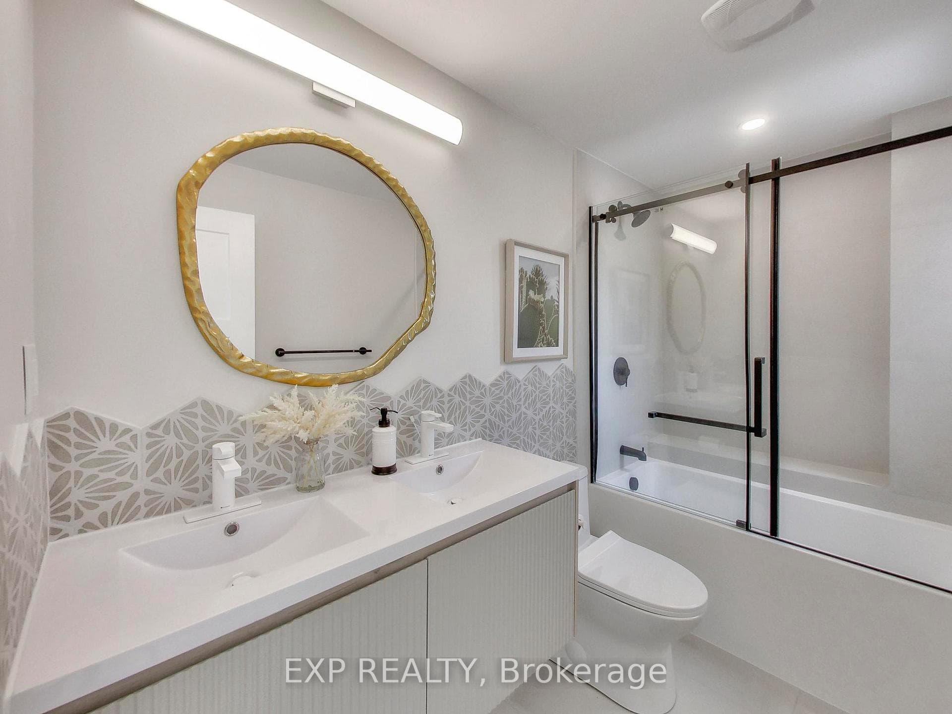 37 Gilbert Avenue photo 19