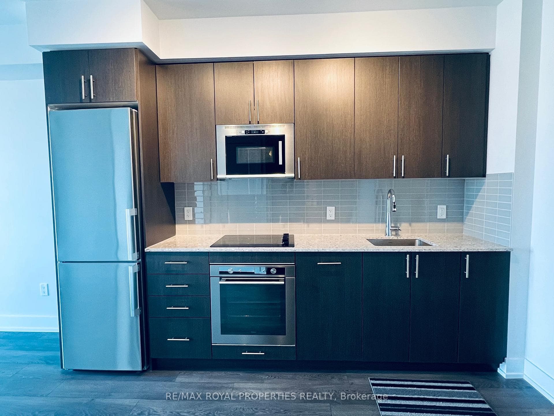 2550 Simcoe Street Unit 312 photo 4