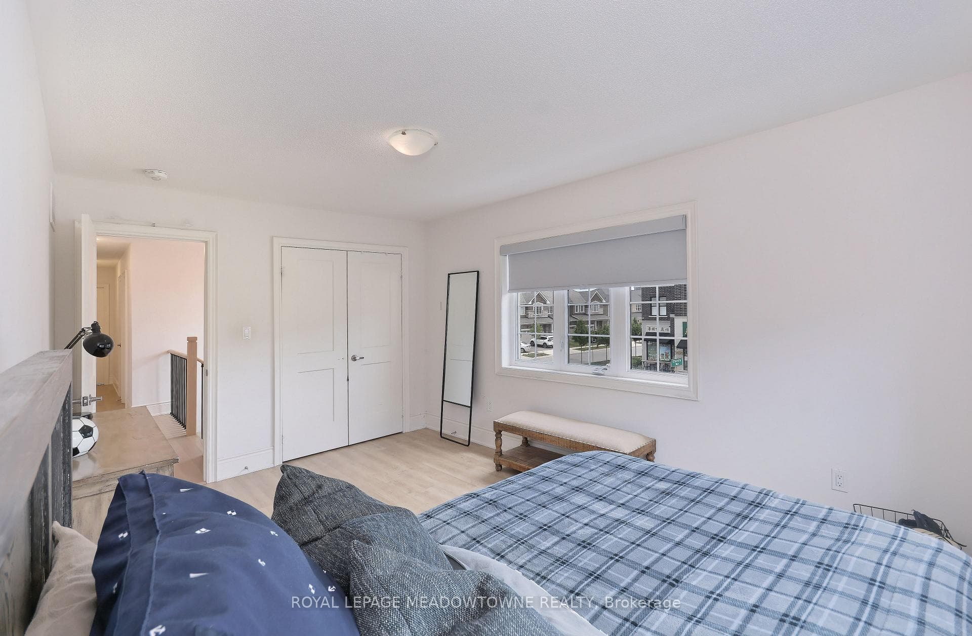 125 Burnhamthorpe Road photo 22