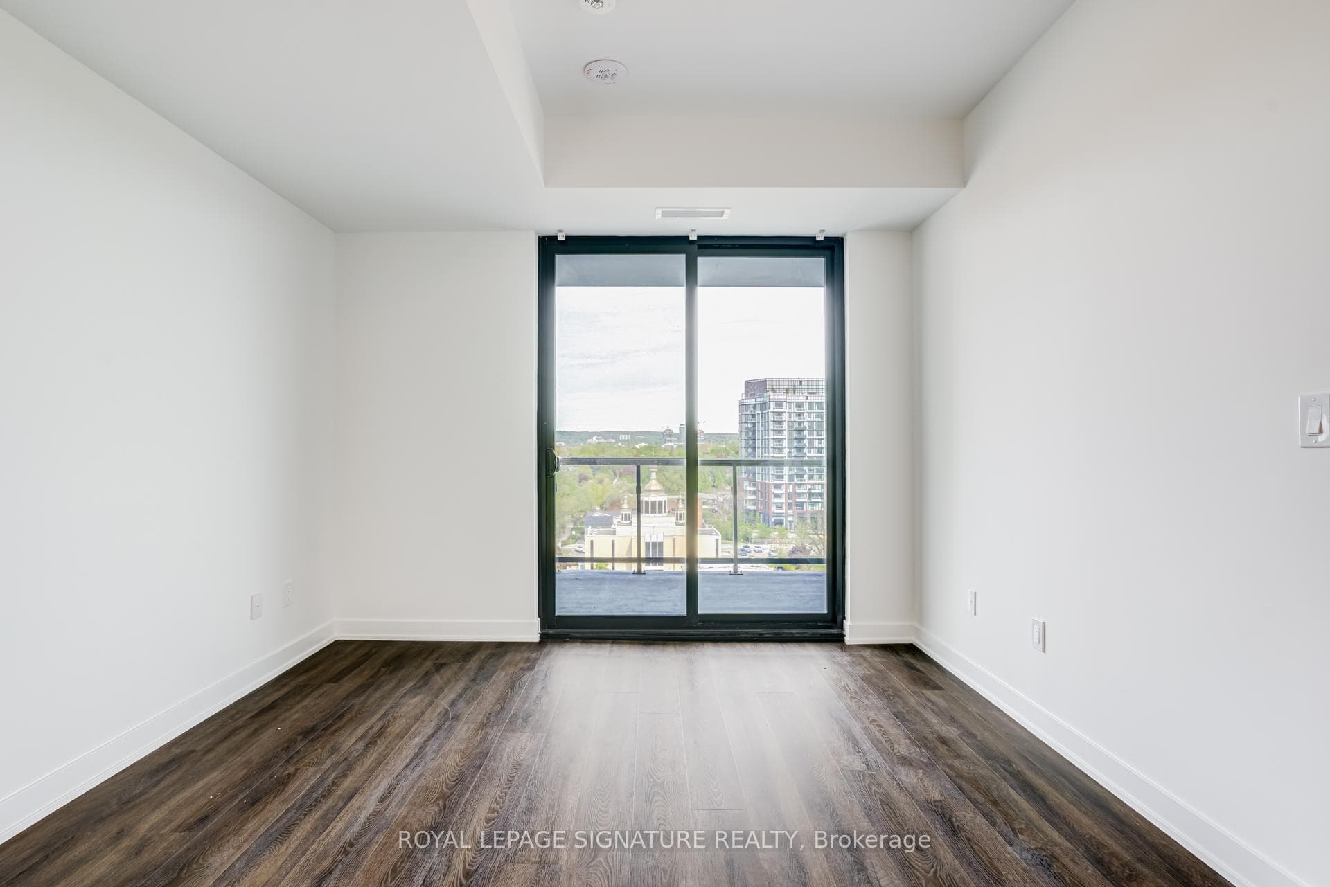 2075 Lakeshore Road Unit 811 photo 12