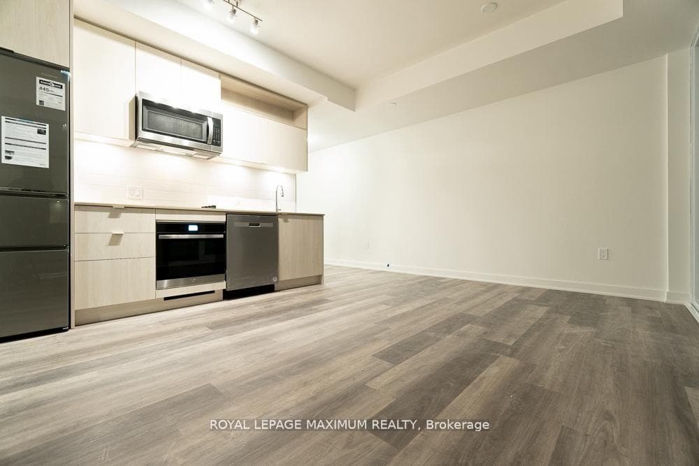 70 Princess Street Unit 2015 E photo 3