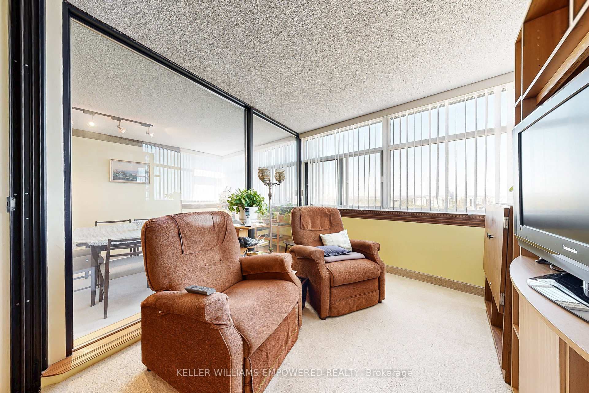 100 Antibes Drive Unit 2307 photo 8