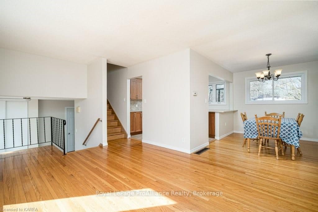 22 WOLFE Street photo 10
